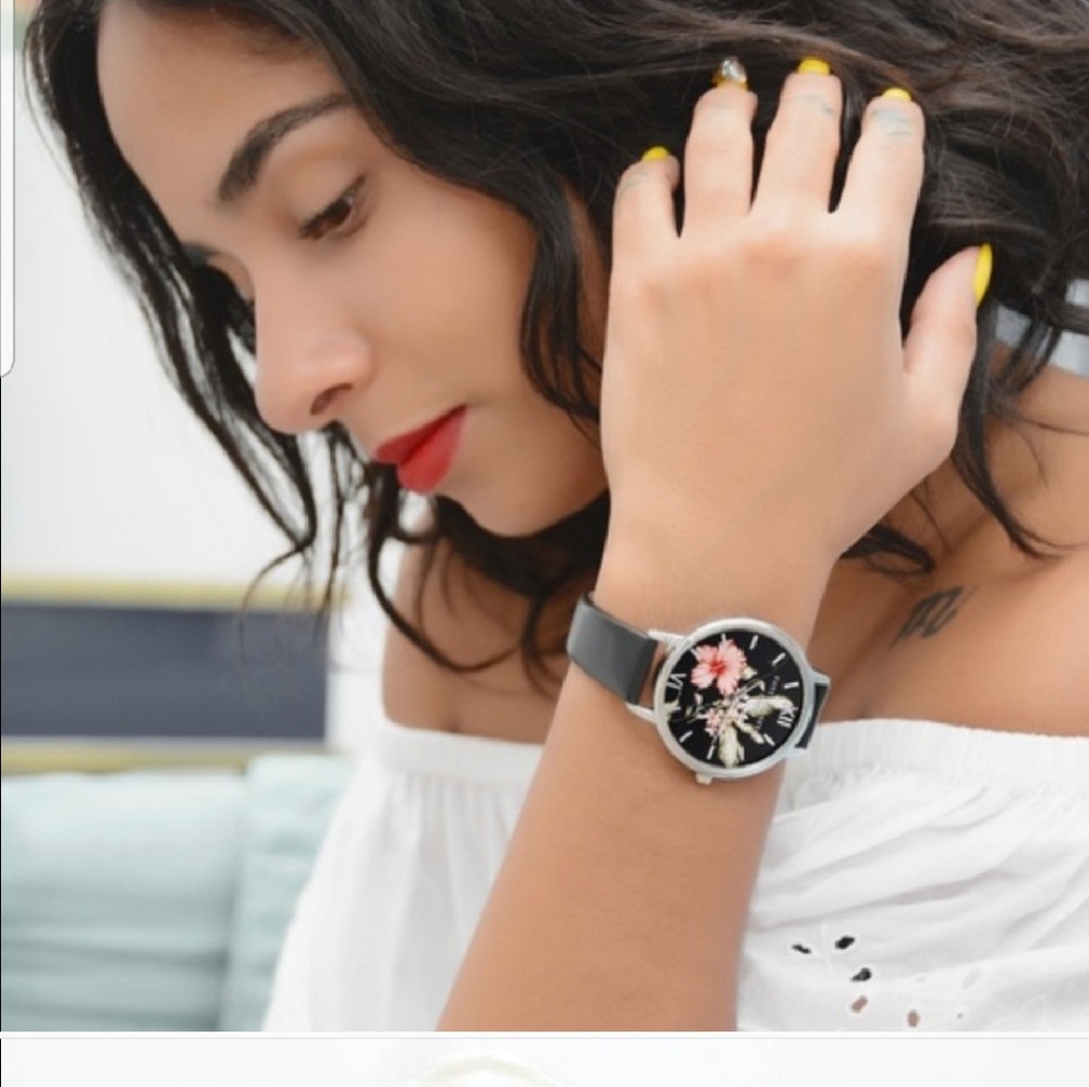 🔥sale 🔥Rose Gold Flowe Face Watch